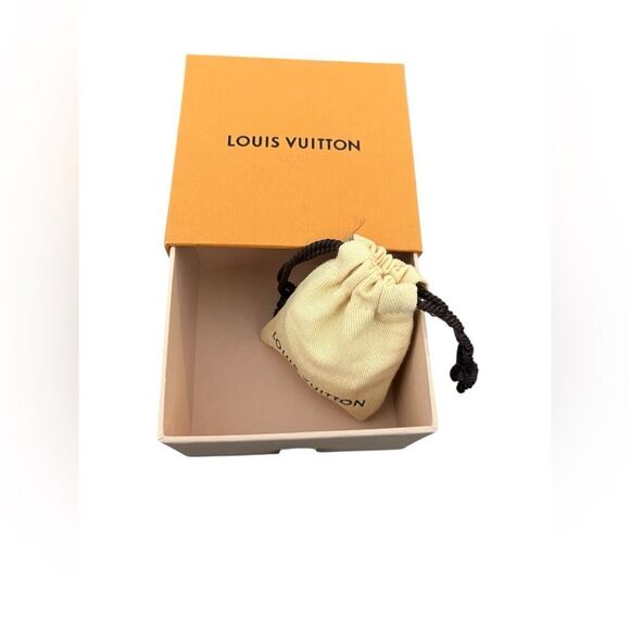 LOUIS VUITTON Cup 2000 Compass Pendant Necklace - Picture 10 of 10